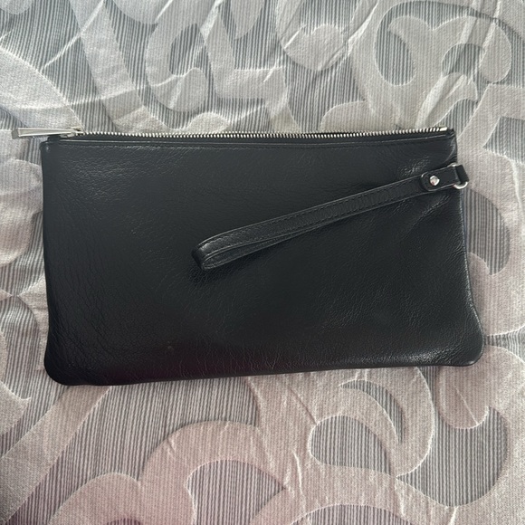 Michael Kors leather wristlet - Picture 5 of 5